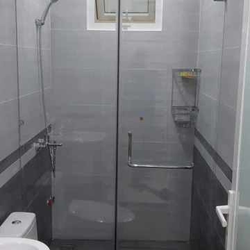 PHÒNG TẮM KÍNH CỬA MỞ QUAY TIỆN LỢI