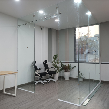 VÁCH KÍNH - CỬA KÍNH CƯỜNG LỰC CHO VĂN PHÒNG CÔNG TY