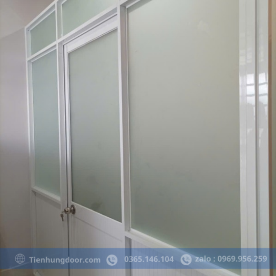 VÁCH NGĂN NHÔM KÍNH CỬA HÀNG