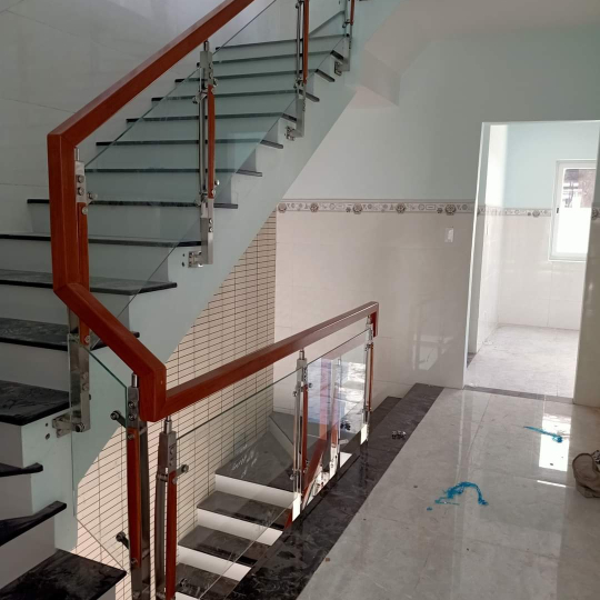 MẪU CẦU THANG TRỤ INOX 304